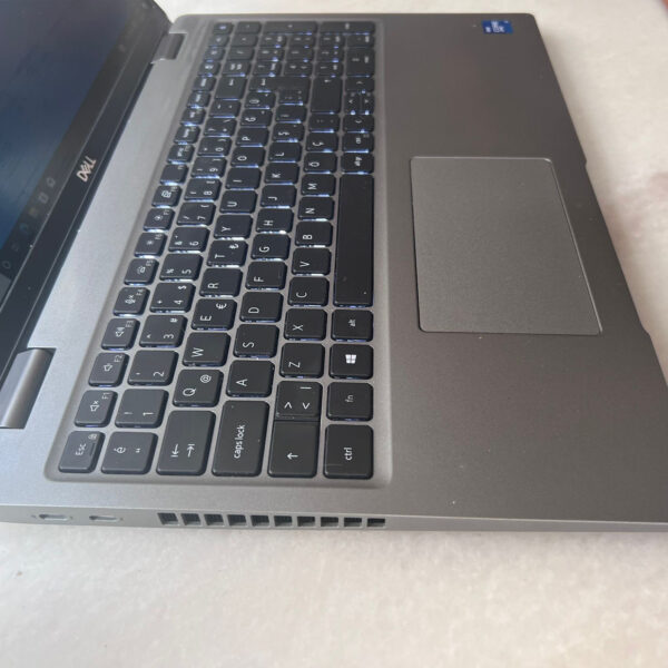 DELL LATİTUDE 5520 - Görsel 4